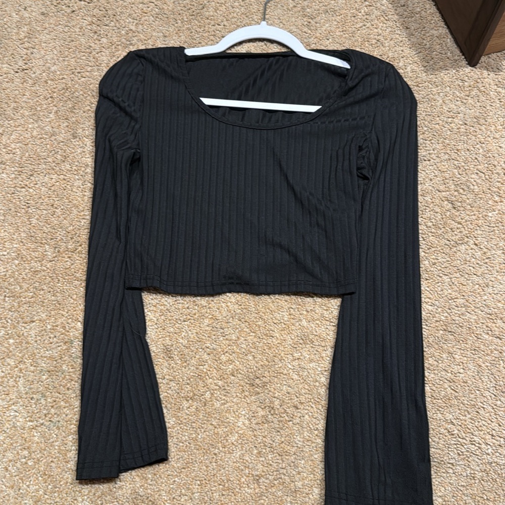 SHEIN Black Ribbed Crop Top